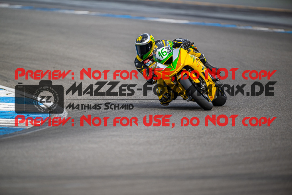 MaZZes_FotoMatrix_230410_2257-2 | WEISS