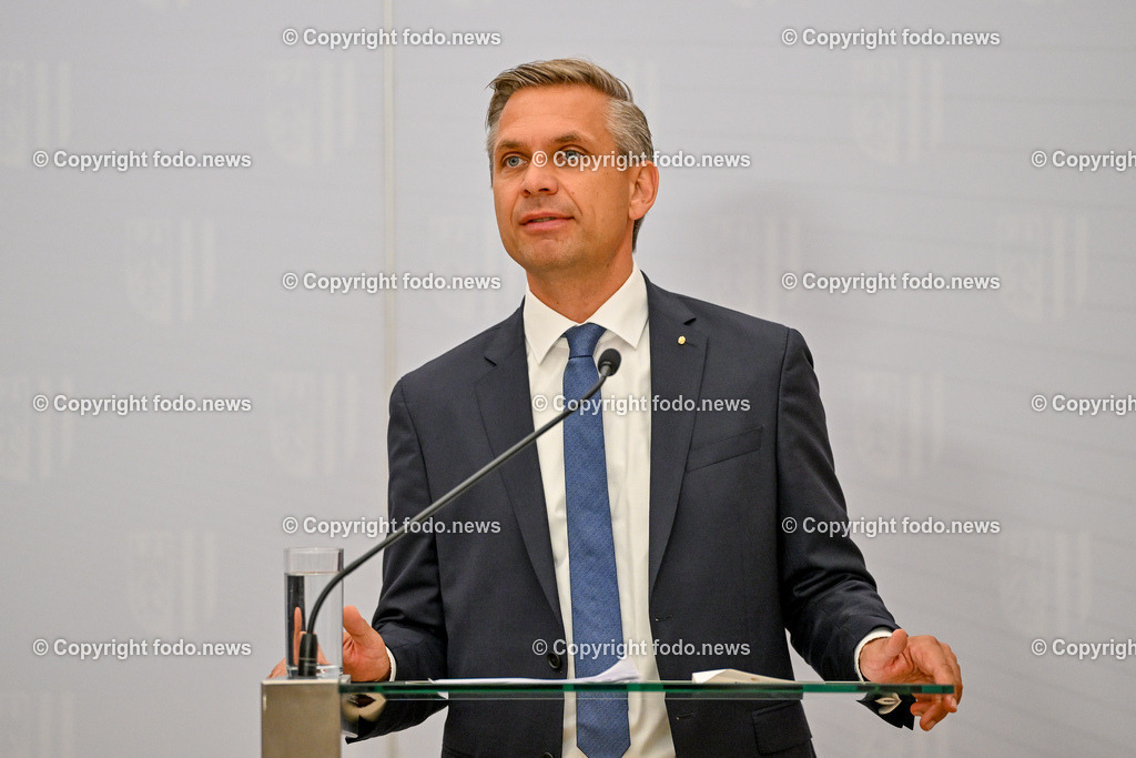 Pressekonferenz Land Ooe_ Start Sachleistungskarte fuer AsylwerberInnen in Ooe_ 03.06.2024-24 | 03.06.2024, Linz, AUT, Pressekonferenz Land Ooe, Start Sachleistungskarte fuer AsylwerberInnen in Ooe, im Bild LR Wolfgang Hattmannsdorfer (VP)