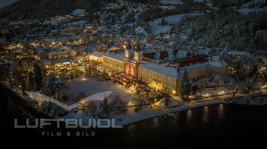 Schloss Tegernsee im Advent; W33 | LuftBuidl Tegernsee - Realisiert mit Pictrs.com