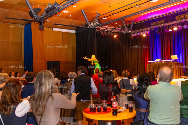 Schlager trifft Tracht | Bildershop von pixelworld.at - Realisiert mit Pictrs.com