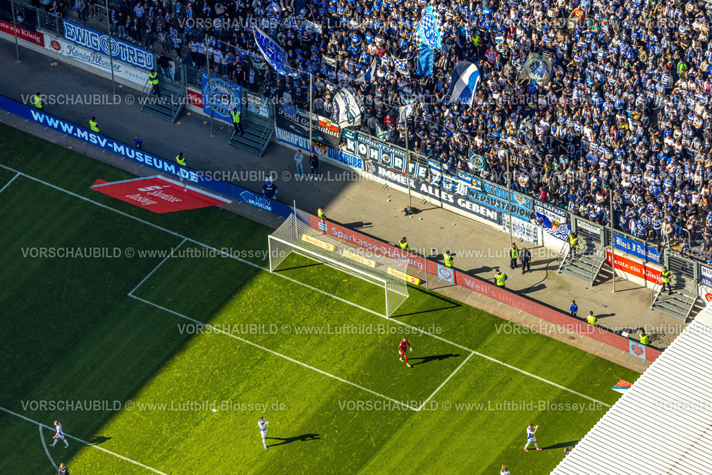Duisburg241003389 | Luftbild, Sportpark Duisburg mit Fußballstadion Schauinsland-Reisen-Arena, auch MSV Duisburg Arena oder Wedaustadion, Live Fußball mit Zuschauern auf der Tribüne, Neudorf, Duisburg, Ruhrgebiet, Nordrhein-Westfalen, Deutschland