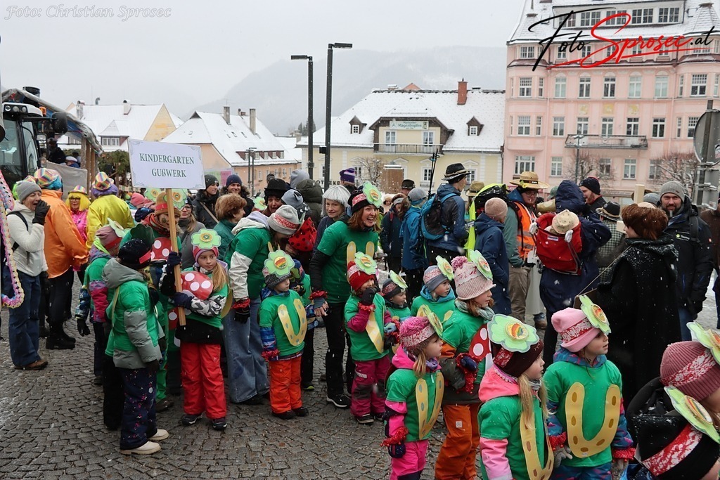 fasching2026-mariazell (53) | Mit meiner Kamera halte ich besondere Augenblicke, faszinierende Landschaften und interessante Details fest. Dabei entstehen ganz unterschiedliche Aufnahmen – von stimmungsvollen Landschaftsfotografien und beeindruckenden Drohnenaufnahmen über Pressefotos - Realisiert mit Pictrs.com