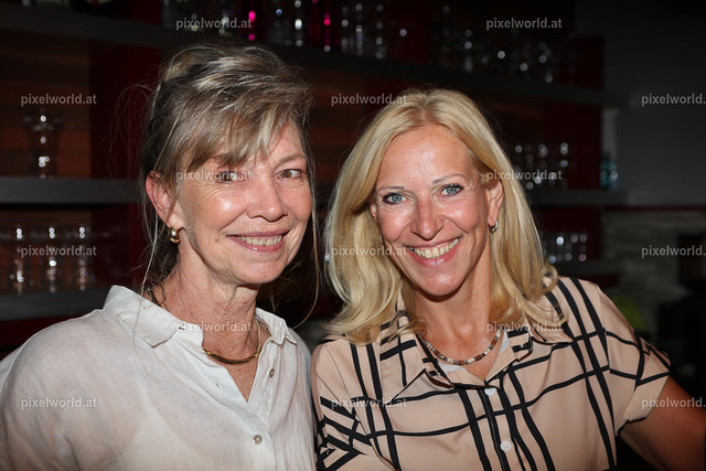 Modern Stockings beim Kreuzwirt | Bildershop von pixelworld.at - Realisiert mit Pictrs.com