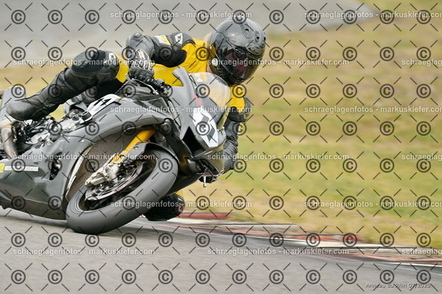 25bt05-0127 | markuskiefer.com - Realisiert mit Pictrs.com