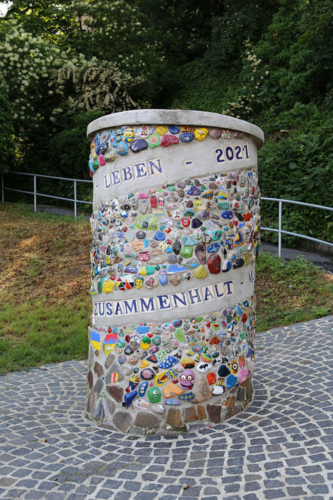 Grimma - Mosaik-Stein-Turm | Entdecke über 20 Kategorien Leipzig-Motive: Foto-Downloads, hochwertige Poster, Leinwand- & Fine-Art-Prints. Jetzt Lieblingsfoto im Bildlexikon Leipzig Shop bestellen!