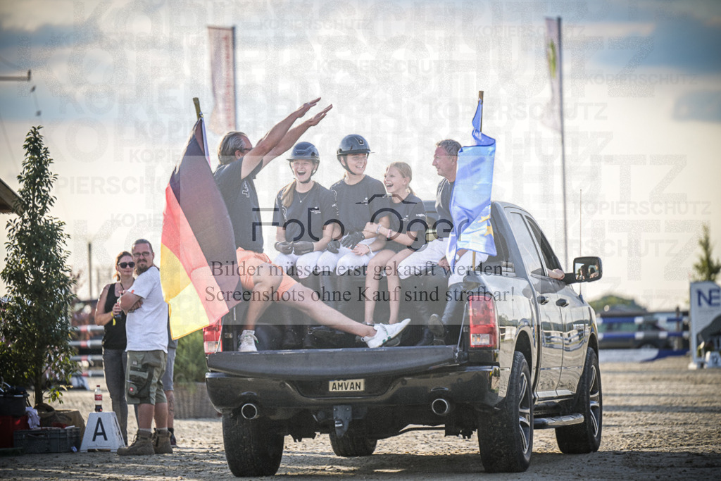 DOS_0131 | Entdecke hochwertige Reitturnierfotos von Foto Oger. Professionell, emotional und authentisch – jetzt Lieblingsmomente im Shop bestellen.Deutschlandweite Turnierfotografie. - Realisiert mit Pictrs.com
