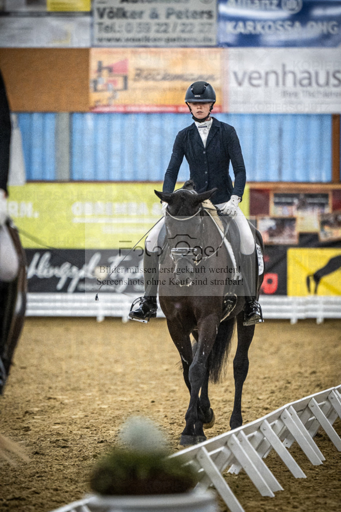 DOS_0074 | Entdecke hochwertige Reitturnierfotos von Foto Oger. Professionell, emotional und authentisch – jetzt Lieblingsmomente im Shop bestellen.Deutschlandweite Turnierfotografie. - Realisiert mit Pictrs.com