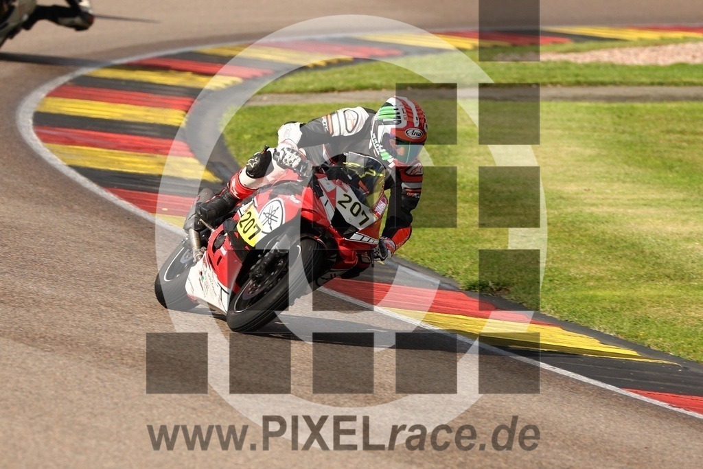 0207-20240924_12366 | Schöne Erinnerungen an spannende Momente - das festzuhalten ist unser Job. PIXELrace.de ist seit 2003 auf den Rennstrecken Europas unterwegs um die Action draußen beim Fahren und die wunderbare Stimmung imm Fahrerlager für euch einzufangen.