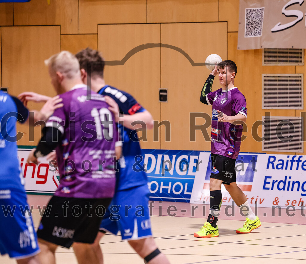 2024-11-09_033_SpVgg_Altenerding_II_gegen_HC_Deggendorf | Erding, Deutschland, 09.11.2024:Handball, Bezirksliga Männer Ost 2024 / 2025, 4. Spieltag, SpVgg Altenerding II gegen HC Deggendorf, Endergebnis: 25:24Foto: Christian Riedel / fotografie-riedel.net