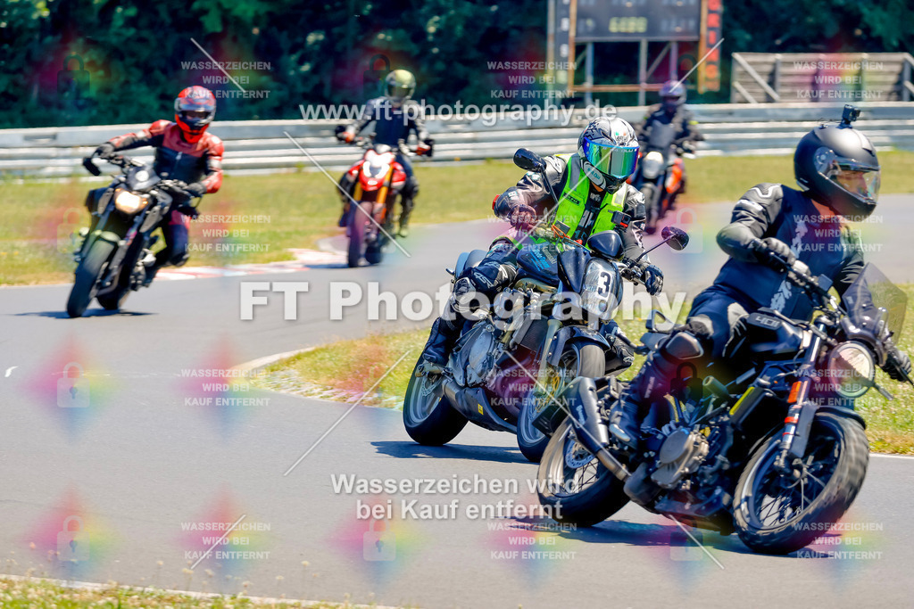 _MOT9260 | Hier findet Ihr Bilder von Touristenfahrten auf der Nürburgring Nordschleife oder von anderen Veranstaltungen die ich besucht habe. Viel Spass beim Durch Schauen 