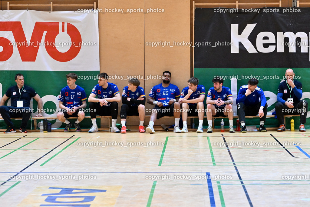 SC Ferlach vs. ALPLA HC Hard | Spielerbank SC Ferlach, #13 Rakipov Smakaj Ali SC Ferlach, SC Ferlach vs. ALPLA HC Hard, SC Ferlach vs. ALPLA HC Hard am 05.04.2025 in Ferlach (Ballspielhalle Ferlach), Austria, (Photo by Bernd Stefan)