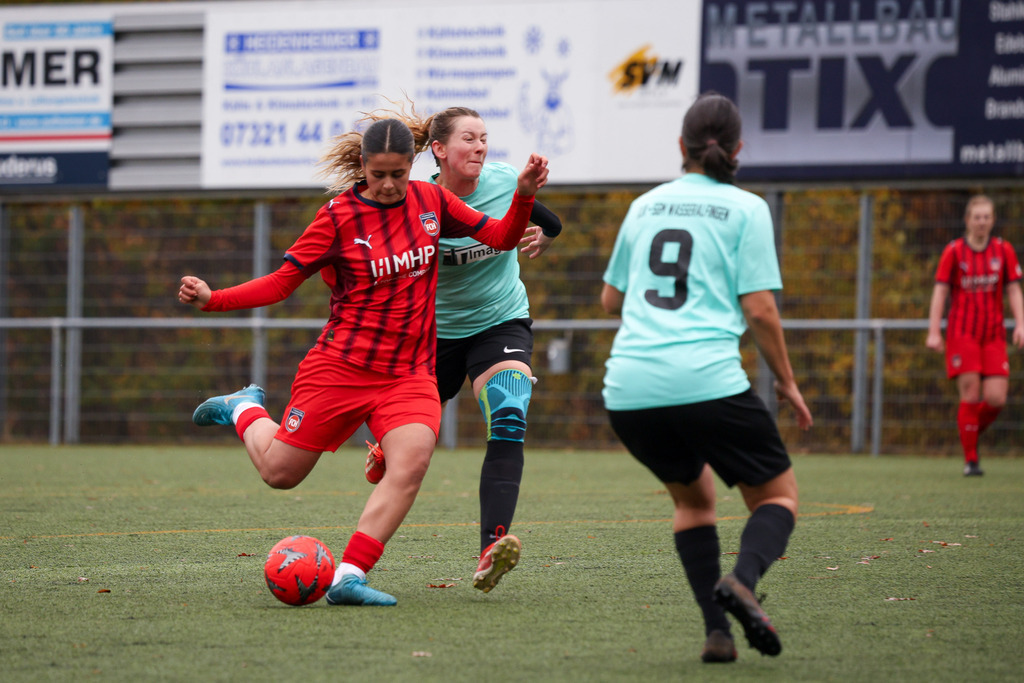 FCHWAS_251102_5463 | 1.FC Heidenheim 1846 II vs. SGM DJK-SV Wasseralfingen/Neuler, Fußball, Frauen, Bezirksliga, 2025/2026, 8. Spieltag, 02.11.2025 in Mergelstetten (Foto: Michael Bulling) - Realisiert mit Pictrs.com