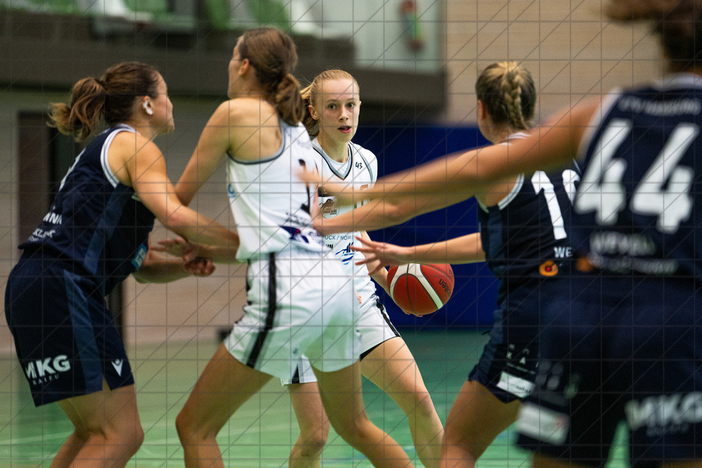 2. DBBL Nord 24/25 | 20.10.2024 | BBC OS vs. Eimsbütteler TV | 2. DBBL Nord 24/25 | 20.10.2024 | BBC OS vs. Eimsbütteler TV - - - - - CREDIT, www.bullenfotos.de, Martin König, Hörner Weg 40, D-49078 Osnabrück, +4917663732967, Nutzung und Weitergabe nur zu den vereinbarten Zwecken. Presseanfragen an Urheber. Alle Rechte beim Urheber. - - - - - - Realisiert mit Pictrs.com