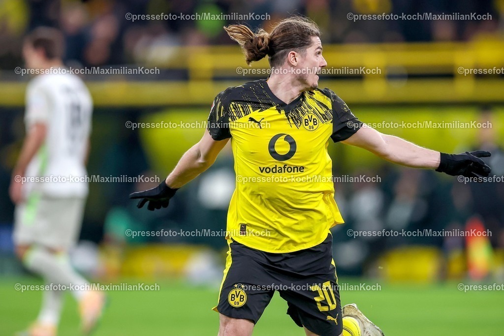 BVB13012601073 | 13.01.2026, Fußball, Borussia Dortmund - SV Werder Bremen,, 1. Fußball Bundesliga, 17. Spieltag, Signal Iduna Park, Saison 2025 2026: Torjubel nach dem Tor zum 2:0 durch Torschütze Marcel Sabitzer (BVB #20)    DFB regulations prohibit any use of photographs as image sequences and or quasi-video.