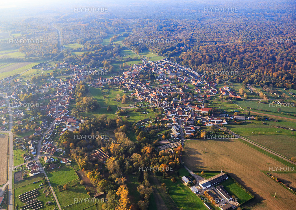 Verlauf des Grenzfluss Lauter entlang der Deutsch-Französischen Grenze | Luftbild: Verlauf des Grenzfluss Lauter entlang der Deutsch-Französischen Grenze in Scheibenhardt im Bundesland Rheinland-Pfalz in Deutschland. Foto: IMG_075747.jpg vom 01.11.2014 durch Werner Riehm/FLY-FOTO.de - Realisiert mit Pictrs.com