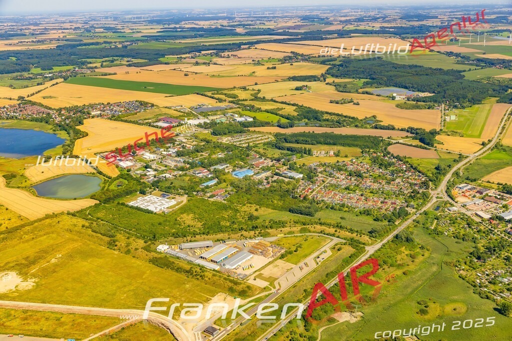 Luftbild der Stadt Wismar - Das Luftbild wurde 2025 vom UL-Flugzeug heraus erstellt ( keine Drohnenaufnahme ) - Hochauflösende Luftaufnahme - für Wandbilder und großformatige Ausdrucke geeignet. Das besondere Geschenk!Hier alle&nbsp;Infos zur Lizenzierung der LuftaufnahmeWir fliegen auch dieses Jahr wieder in Ihre Region um Luftbilder zu erstellen.- Luftbild anfragen