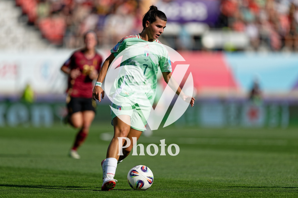 Belgium v Italy - UEFA Women's EURO 2025 Group B | SION, SWITZERLAND - JULY 3: Sofia Cantore of Italy controls the ball  during the UEFA Womens EURO 2025 Group B match between Belgium and Italy at Stade de Tourbillon on July 3, 2025 in Sion, Switzerland. (Photo by Giuseppe Velletri/Sports Press Photo/Getty Images)