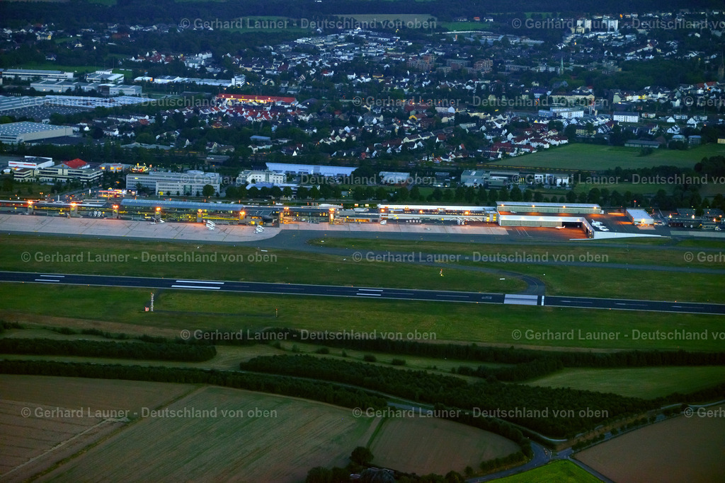 3293267 | Flughafen Dortmund in der Dämmerung