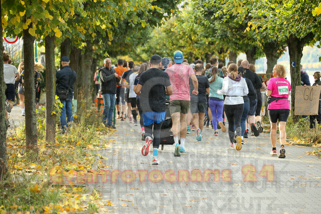241020_0949_EX1_7198 | Sportfotografie im Rhein-Sieg Kreis, Köln, Bonn, NRW, Rheinland Pfalz, Hessen, etc. Unser Tätigkeitsfeld umfasst den Laufsport vom Volkslauf über den Marathon, Duathlon, Triathon bis zum Ultralauf wie Kölnpfad Ultra oder Schindertrail.