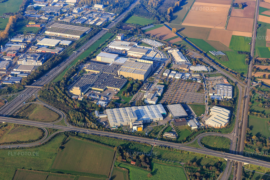 Luftbild: Industriegebiet Auf d. Briet von Süden mit Robert Bosch GmbH, Alois Schmitt GmbH & Co. KG und Glavista im Ortsteil Durlach in Karlsruhe im Bundesland Baden-Württemberg in Deutschland. Foto: IMG_075414.jpg vom 26.10.2014 durch Werner Riehm/FLY-FOTO.deAuflösung des Originals: 5472 x 3648 pxWWW.BOSCH.DE