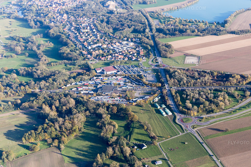Aerial view: View of the town in Lauterbourg in the state Bas-Rhin, France. – Photo: IMG_104384.jpg taken on 10/31/2017 by Werner Riehm/FLY-FOTO.com – Resolution of the original: 5472 x 3648 px