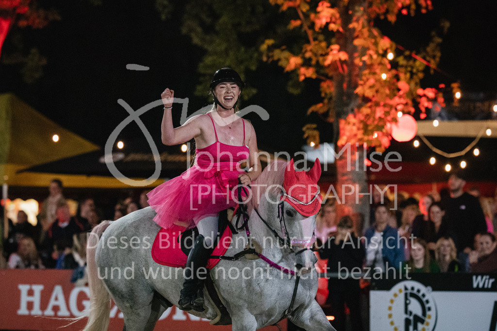 230827_Delbrueck_Kostuem-843 | Deine schönsten Turniermomente als professionelle Fotos! Entdecke hochwertige Pferdesport-Fotografie im Online-Shop. Jetzt Fotos finden & bestellen!
