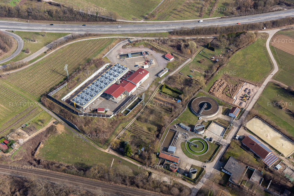 Kühlanlagen des Geothermiekraftwerk | Luftbild: Kühlanlagen des Geothermiekraftwerk in Insheim im Bundesland Rheinland-Pfalz in Deutschland. Foto: IMG_125816.jpg vom 07.03.2021 durch ©2025 Werner Riehm fly-foto.de/copyright - Realisiert mit Pictrs.com