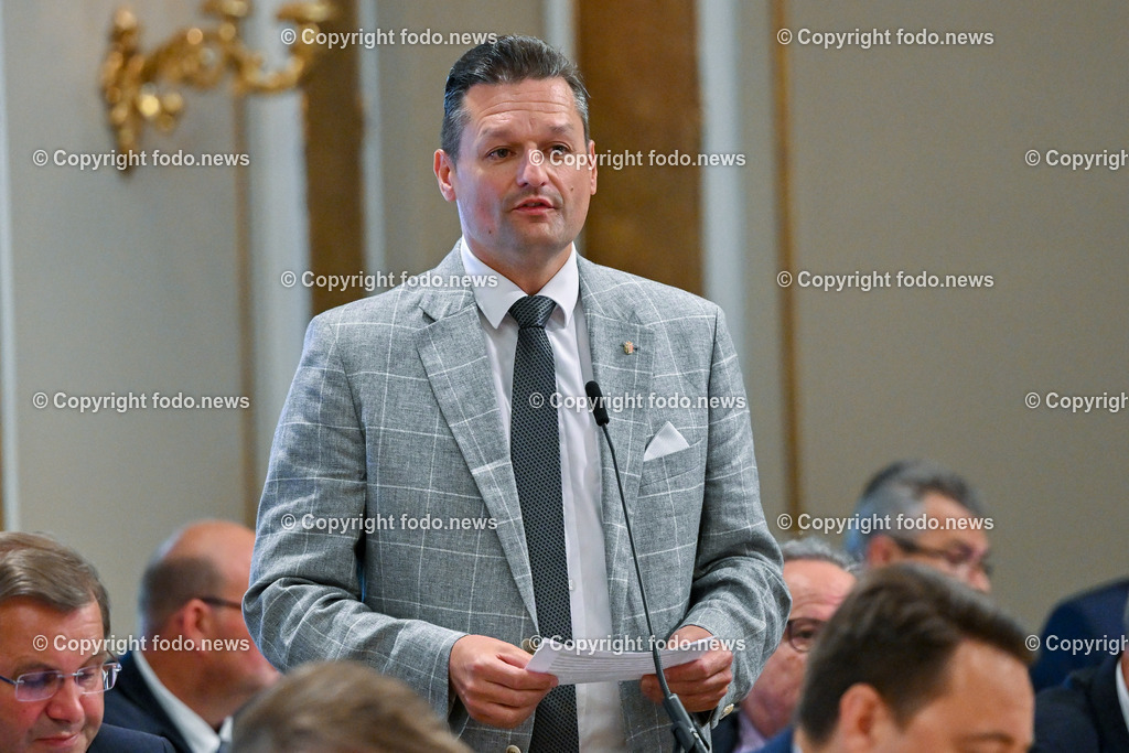 Landhaus Linz_ Promenade_ Landtagssitzung_ 15.06.2023-65 | 15.06.2023, Landhaus Linz AUT, Promenade, Landtagssitzung, im Bild Michael Gruber (FP, LAbg., Landesparteisekretaer)