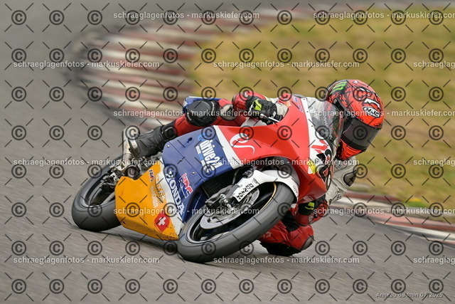 25bt05-1050 | markuskiefer.com - Realisiert mit Pictrs.com
