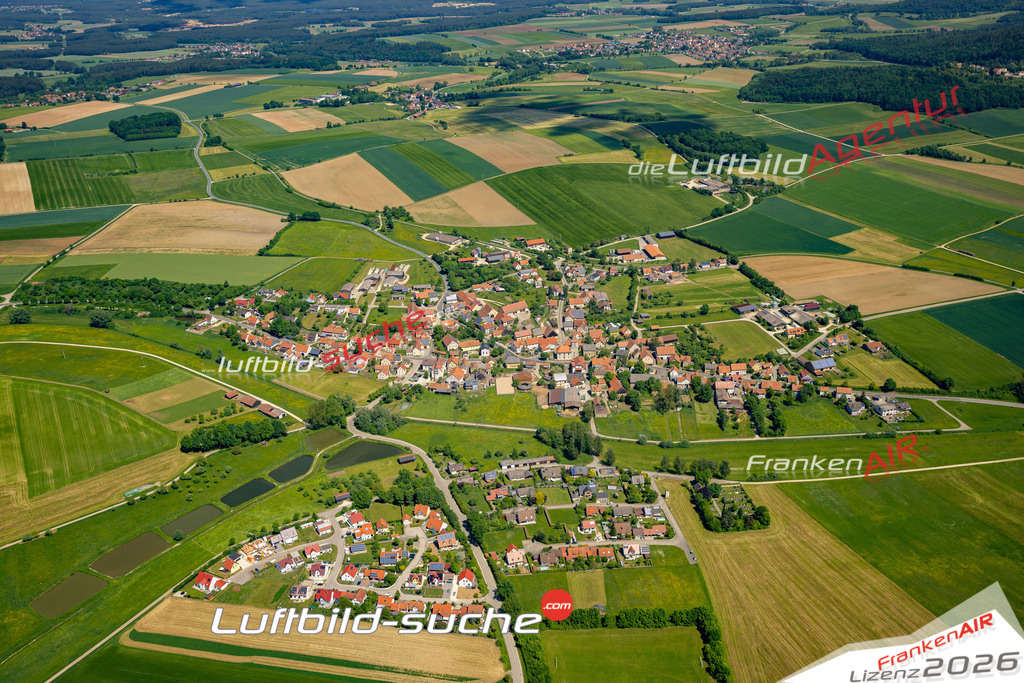 Aktuelles Luftbild von Alfershausen Thalmässing - Die Luftaufnahme wurde 2022 mittels UL-Flugzeug erstellt ( keine Drohne ) - hochauflösende Kamera-Systeme von  Canon -Beste Qualität - Für grossformatige Ausdrucke geeignet. Die Geschenkidee !