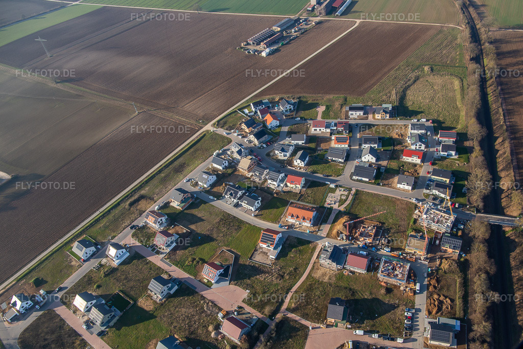 Luftbild: Narzissenweg im Neubaugebiet K2 im Winter in Kandel im Bundesland Rheinland-Pfalz in Deutschland. Foto: IMG_135922.jpg vom 13.02.2023 durch Werner Riehm/FLY-FOTO.de