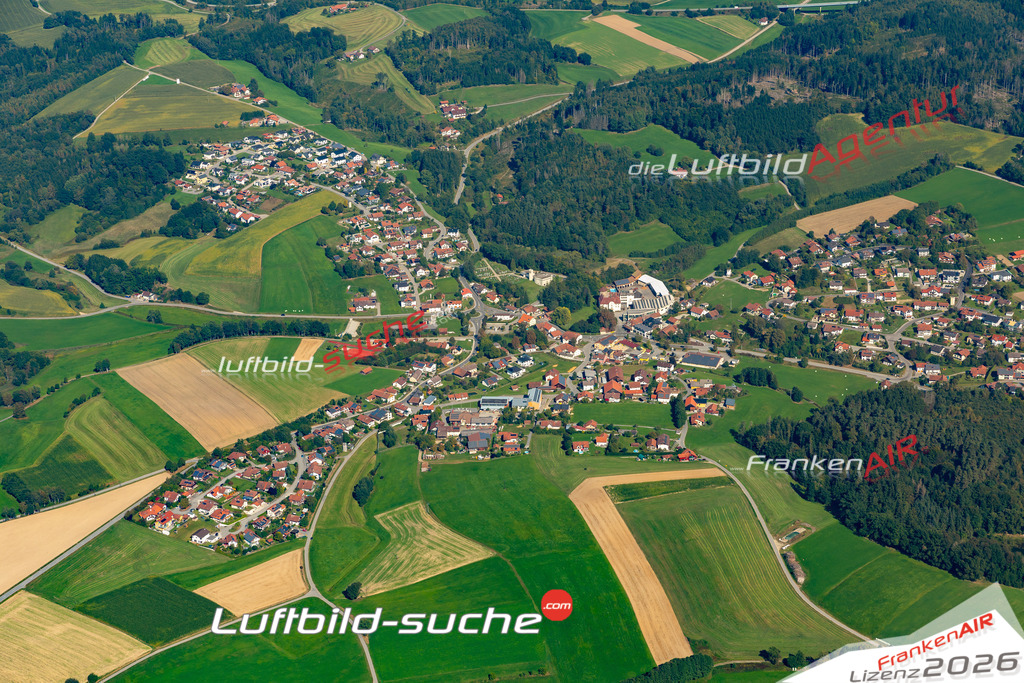 Aktuelles Luftbild von Haselbach Tiefenbach Kauf mit Lizenz / Bildrechten möglich- Die Luftaufnahme wurde 2021 mittels UL-Flugzeug erstellt ( keine Drohne ) - hochauflösende Kamera-Systeme von  Canon -Beste Qualität - Für grossformatige Ausdrucke geeignet. Die Geschenkidee !