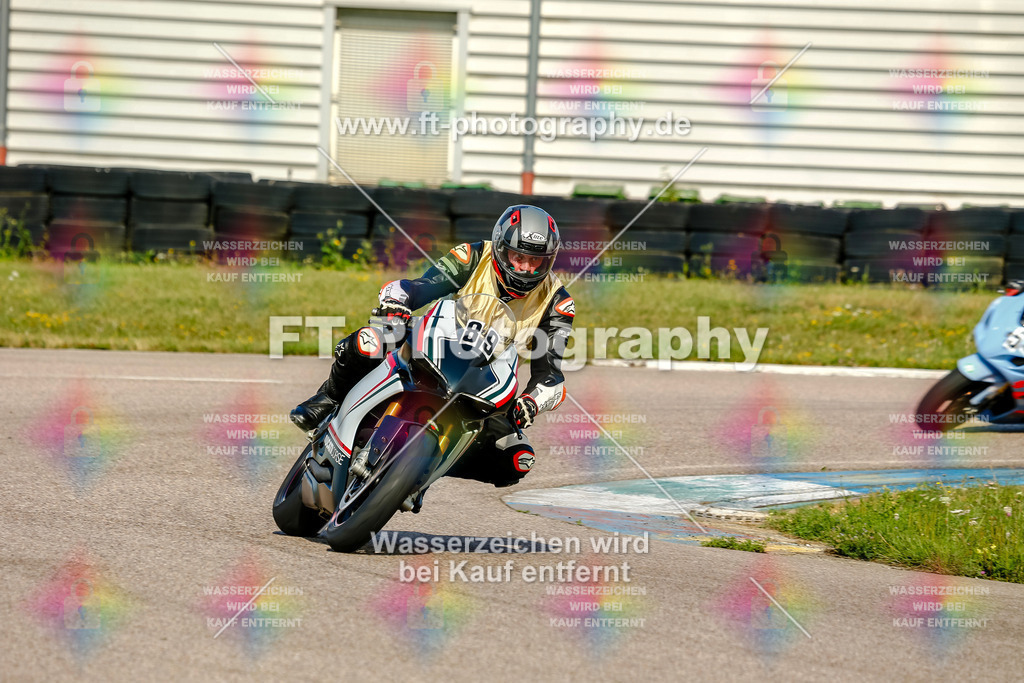 Chambley Juli-0226 | Hier findet Ihr Bilder von Touristenfahrten auf der Nürburgring Nordschleife oder von anderen Veranstaltungen die ich besucht habe. Viel Spass beim Durch Schauen 