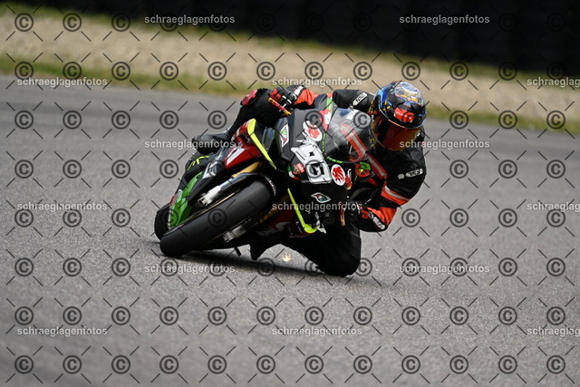 25bt02-0530 | markuskiefer.com - Realisiert mit Pictrs.com