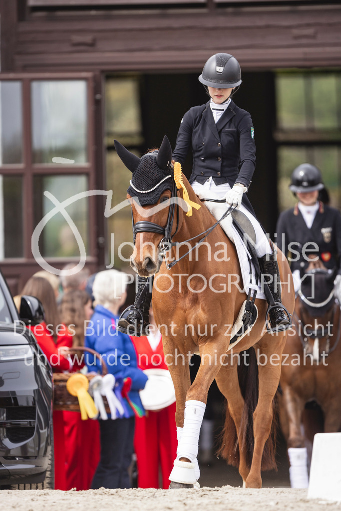 260412_Kronberg_S-Dressur-645 | Deine schönsten Turniermomente als professionelle Fotos! Entdecke hochwertige Pferdesport-Fotografie im Online-Shop. Jetzt Fotos finden & bestellen!