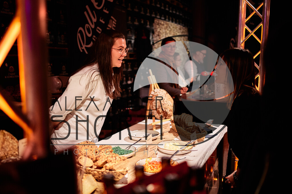 066_RC_OMEE_2025_05StationTeam_DRH08592 | alexandershorti - Realisiert mit Pictrs.com