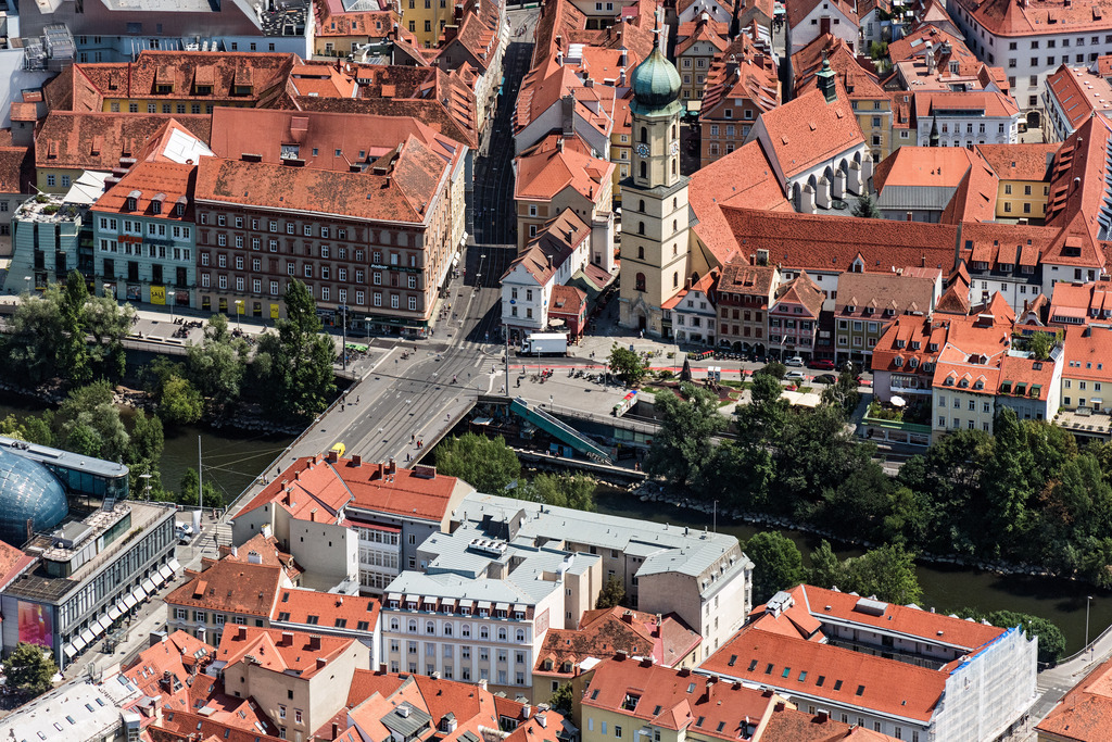 dr__0012063.jpg | GRAZ 20.07.2018 Kirchengebäude Franziskanerkirche Graz in Graz in Steiermark, Österreich. // Church building Franziskanerkirche Graz in Graz in Steiermark, Austria. Foto: Daniel Reiter