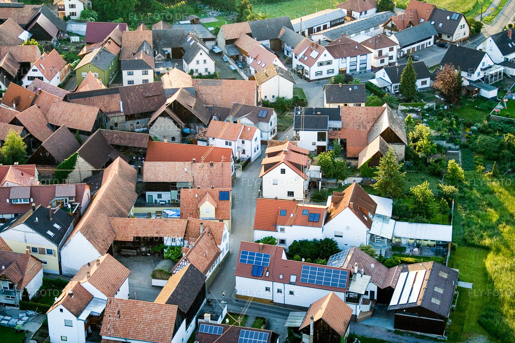 Luftbild: Heilbrunnenstr im Ortsteil Büchelberg in Wörth im Bundesland Rheinland-Pfalz in Deutschland. Foto: IMG_2569.jpg vom 08.06.2006 durch Werner Riehm/FLY-FOTO.de