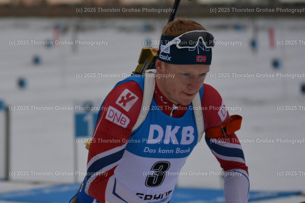 IBU WC Biathlon Oberhof 2018 | BOE Johannes Thingnes (NOR) verlaesst den Schiessstand; IBU WC Biathlon Oberhof 2018, 12,5 km Verfolgung der Männer am 06.01.2018 in der DKB Ski Arena in Oberhof, (Deutschland) - Realisiert mit Pictrs.com