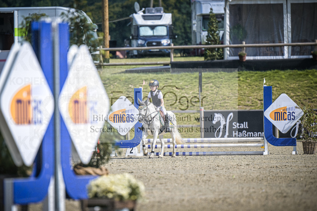 DOS_0468 | Entdecke hochwertige Reitturnierfotos von Foto Oger. Professionell, emotional und authentisch – jetzt Lieblingsmomente im Shop bestellen. - Realisiert mit Pictrs.com