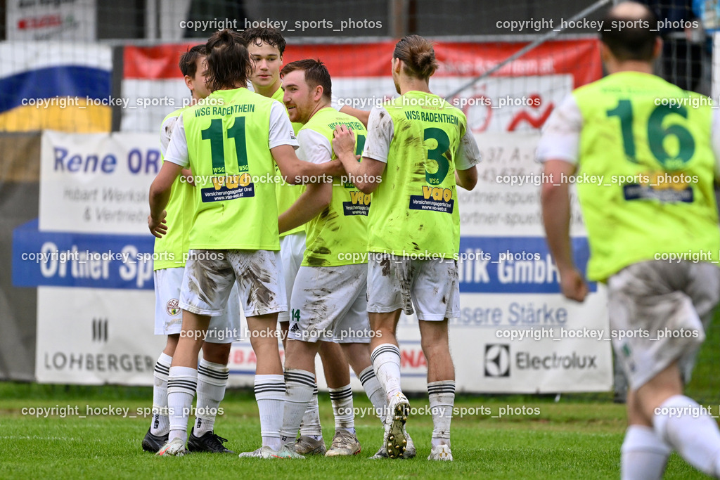WSG Radenthein vs. SV Rapid Lienz | Jubel WSG Radenthein Mannschaft, #18 Fabian Klein WSG Radenthein, #11 Fabian Richard Dullnig WSG Radenthein, #14 Fabian Kurt Feichter WSG Radenthein, #10 Markus Steinwender WSG Radenthein, #3 Max Unterwandling WSG Radenthein, WSG Radenthein vs. SV Rapid Lienz, WSG Radenthein vs. SV Rapid Lienz am 30.08.2025 in Radenthein (Sportplatz Radenthein), Austria, (Photo by Bernd Stefan)