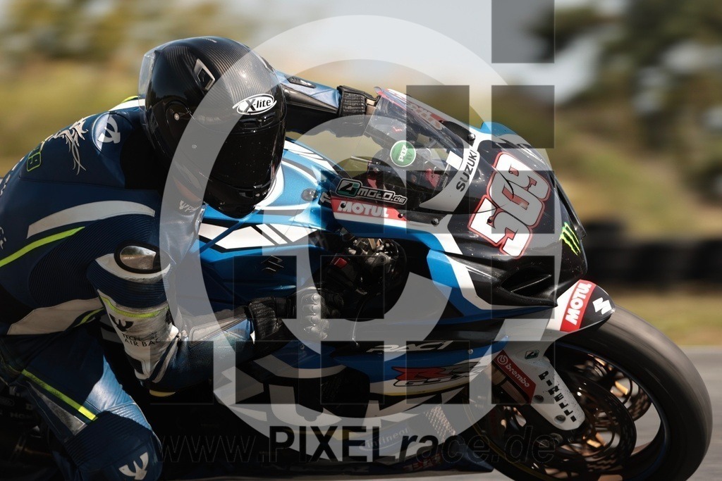 0509-20250812_12774 | Schöne Erinnerungen an spannende Momente - das festzuhalten ist unser Job. PIXELrace.de ist seit 2003 auf den Rennstrecken Europas unterwegs um die Action draußen beim Fahren und die wunderbare Stimmung imm Fahrerlager für euch einzufangen.