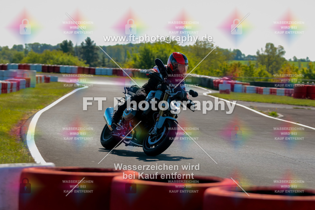Moto-TeamOBK-21274 | Hier findet Ihr Bilder von Touristenfahrten auf der Nürburgring Nordschleife oder von anderen Veranstaltungen die ich besucht habe. Viel Spass beim Durch Schauen 