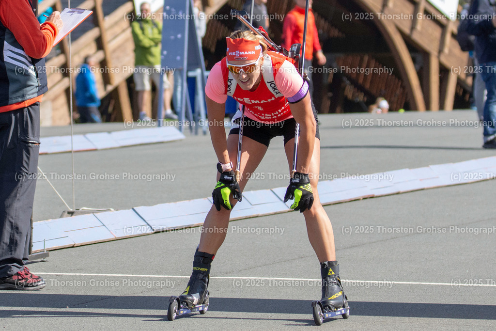 Deutsche Meisterschaften Biathlon 2018 | Deutsche Meisterschaften Biathlon 2018, Massenstart Frauen am 15.09.2018 in der DKB SKI ARENA in Oberhof, (Deutschland)

Bild: Denise Herrmann vom WSC Clausthal-Zellerfeld / BwB (1) - Realisiert mit Pictrs.com