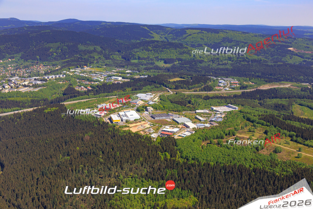 Das Luftbild der Stadt Suhl wurde 2018 vom Flugzeug heraus erstellt (keine Drohne) Aufnahmehöhe ca.400 Meter- hohe Auflösung für beste Druck-Qualität