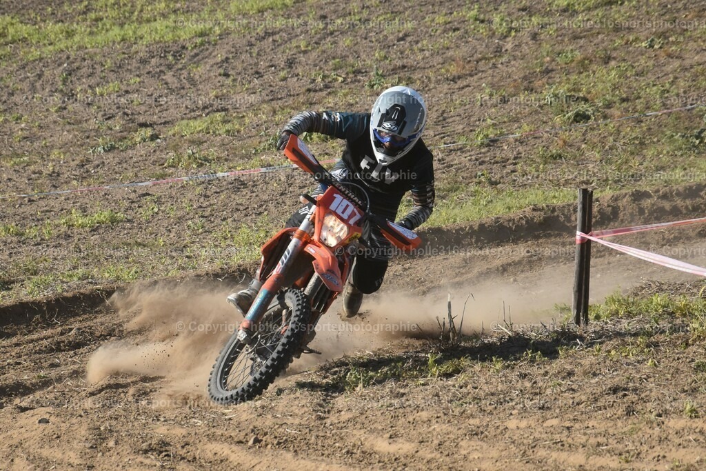 DSC_0474 | Sportfotografie , Motorsport, Motoross, Reitsport, Mointainbike, Enduro,
Landschaft , Outdoor, Eventfotografie, Landschaft, Bilder online bestellen - Realisiert mit Pictrs.com