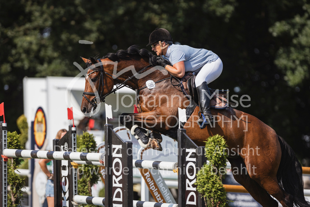 240720_LC_M2-Spr-414 | Deine schönsten Turniermomente als professionelle Fotos! Entdecke hochwertige Pferdesport-Fotografie im Online-Shop. Jetzt Fotos finden & bestellen!