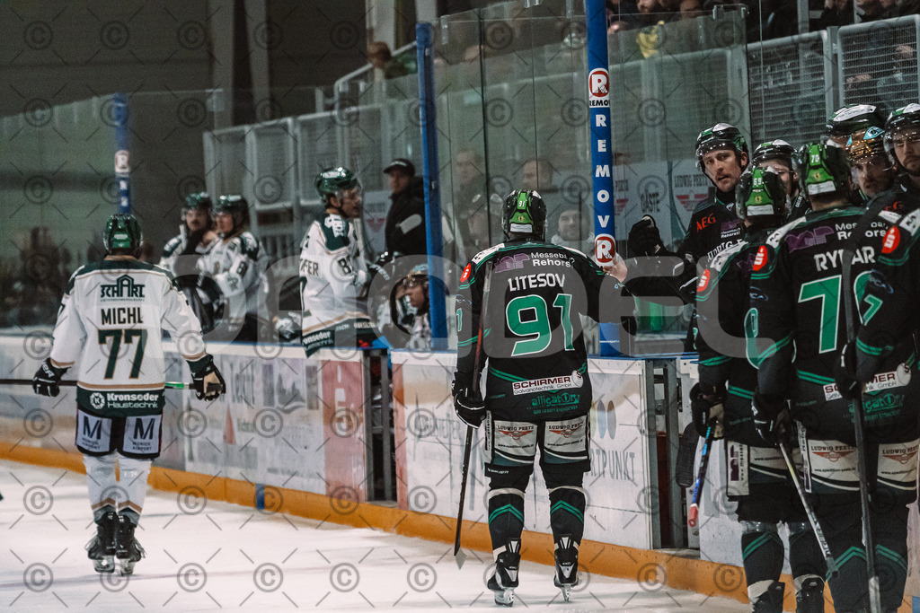 Alligators_vs_Erding_12_12_2025-106 | Höchstadt Alligators Fotogalerie: Eishockey-Action aus Franken. Professionelle Spielfotos, Portraits & Stadionbilder zum Download. Jetzt entdecken! - Realisiert mit Pictrs.com
