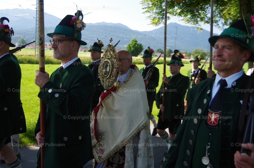 IMGP5011 | fotografiert von Axel PollmannLeonhardi Wallfahrt Benediktbeuern und Murnau, Fronleichnam, Fasching, Landschaft im Loisachtal und Benediktbeuern  - Realisiert mit Pictrs.com