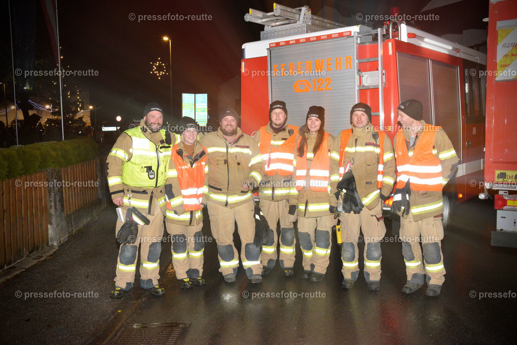 -news-2022-Dez05-Nikolo-Einzug-Lechaschau-WTV_6425 | Info aus dem Bezirk Reutte/Ausserfern Tirol sowie eine umfangreiche Bilddatenbank über die gesamte Region: Lechtal, Talkessel Reutte, Tannheimertal, Zwischentoren. Lech, Plansee, Zugspitze, Grenztunnel, B179, Fernpassstraße, Verkehr, Lawinen, Tradition, - Realisiert mit Pictrs.com